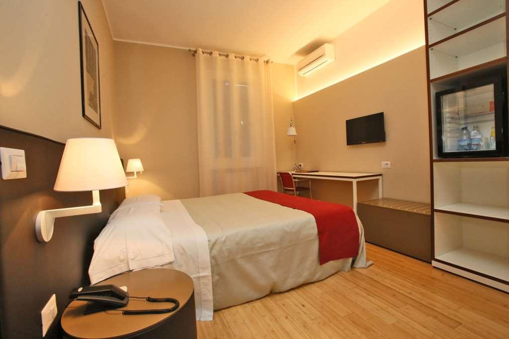 מודנה Hotel Le Ville חדר תמונה